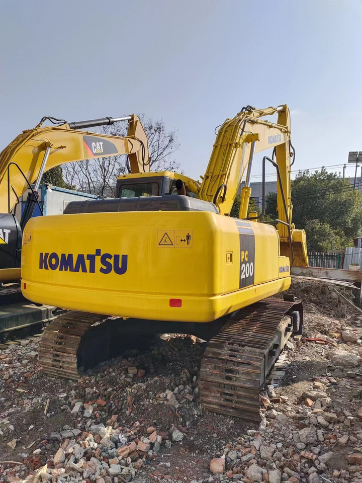 KOMATSU PC200-7 - Гусеничный экскаватор: фото 2 KOMATSU PC200-7 - Гусеничный экскаватор: фото 2