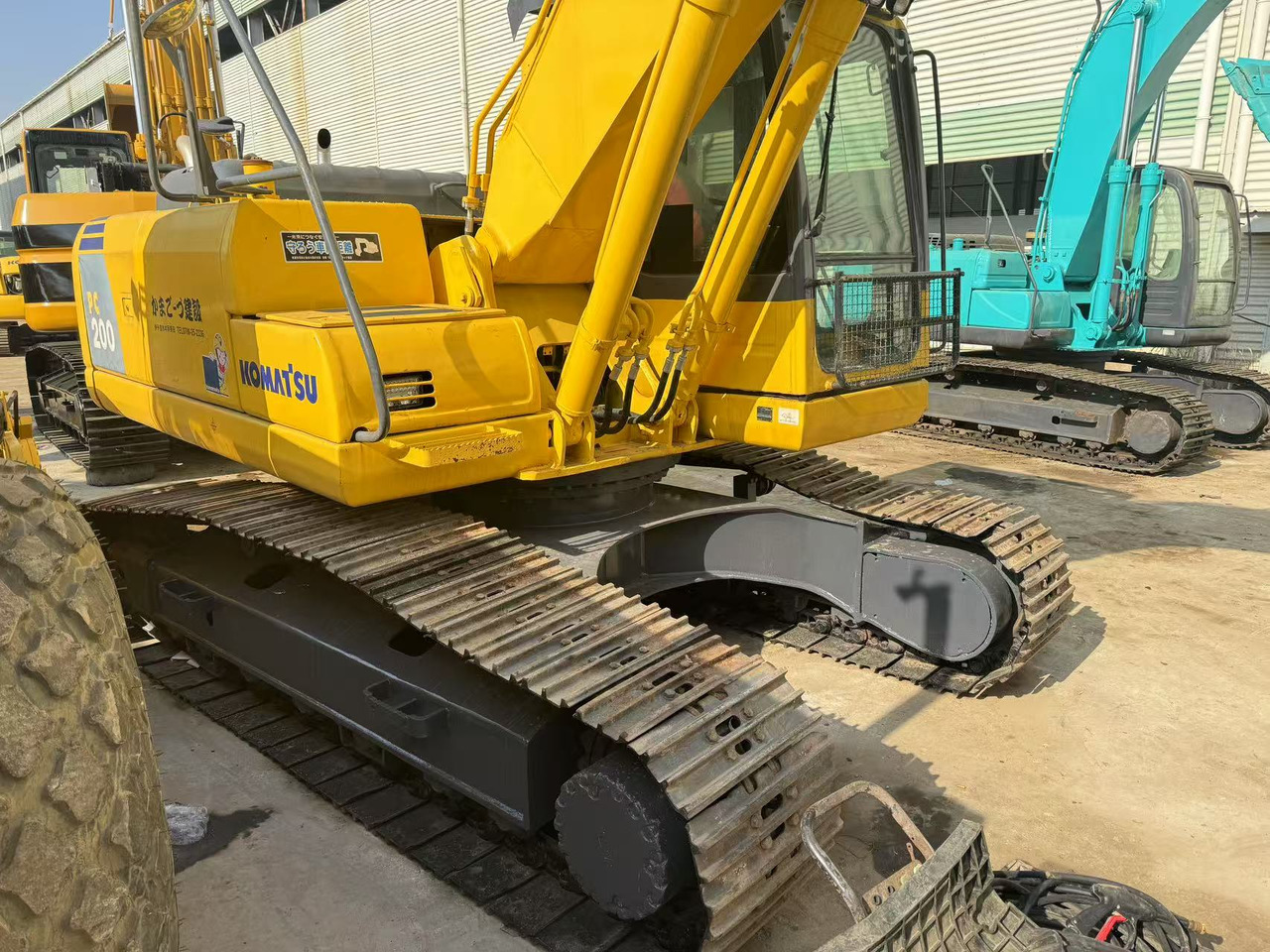 KOMATSU PC200-8 - Гусеничный экскаватор: фото 2 KOMATSU PC200-8 - Гусеничный экскаватор: фото 2