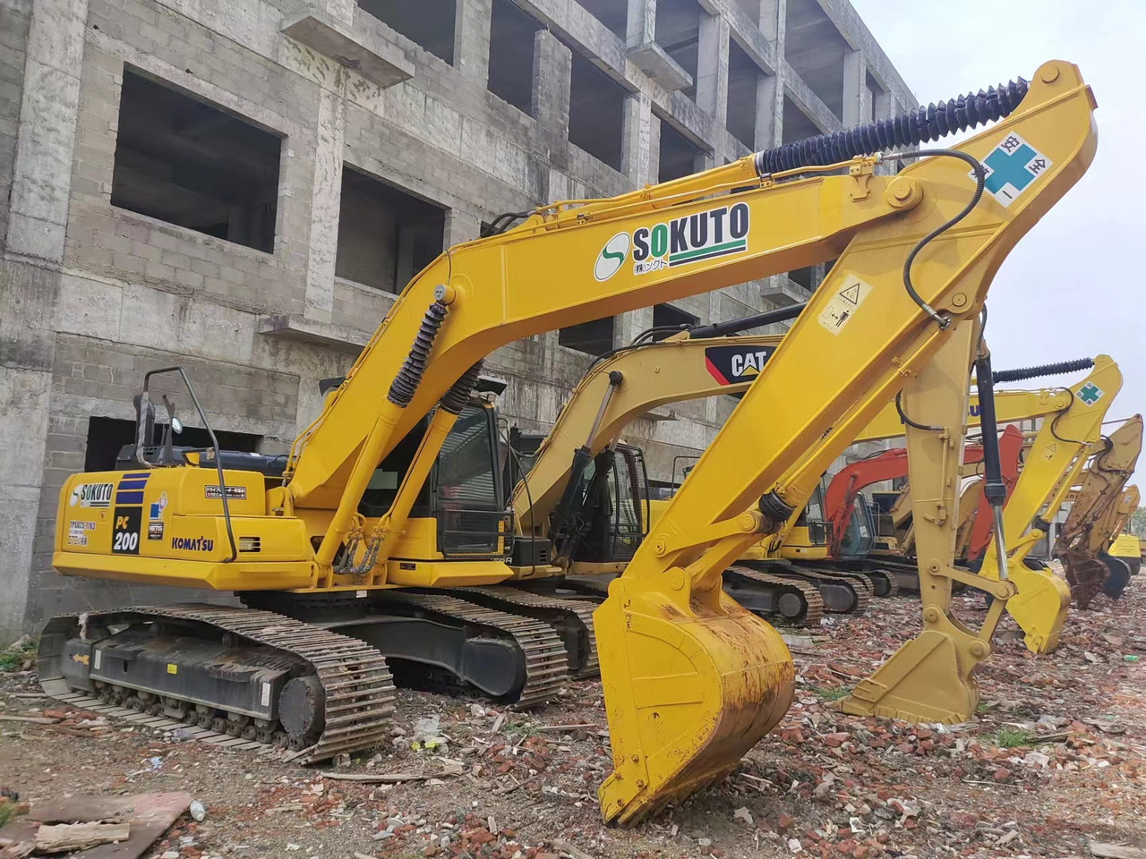 KOMATSU PC200-8N1 - Гусеничный экскаватор: фото 2 KOMATSU PC200-8N1 - Гусеничный экскаватор: фото 2