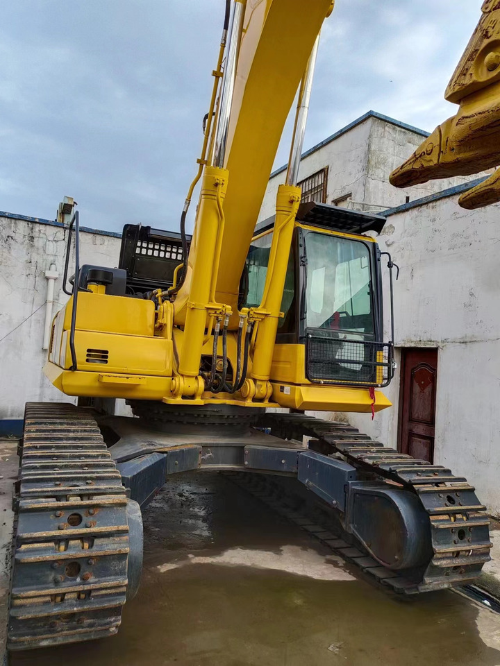 KOMATSU PC450-8 - Гусеничный экскаватор: фото 1 KOMATSU PC450-8 - Гусеничный экскаватор: фото 1