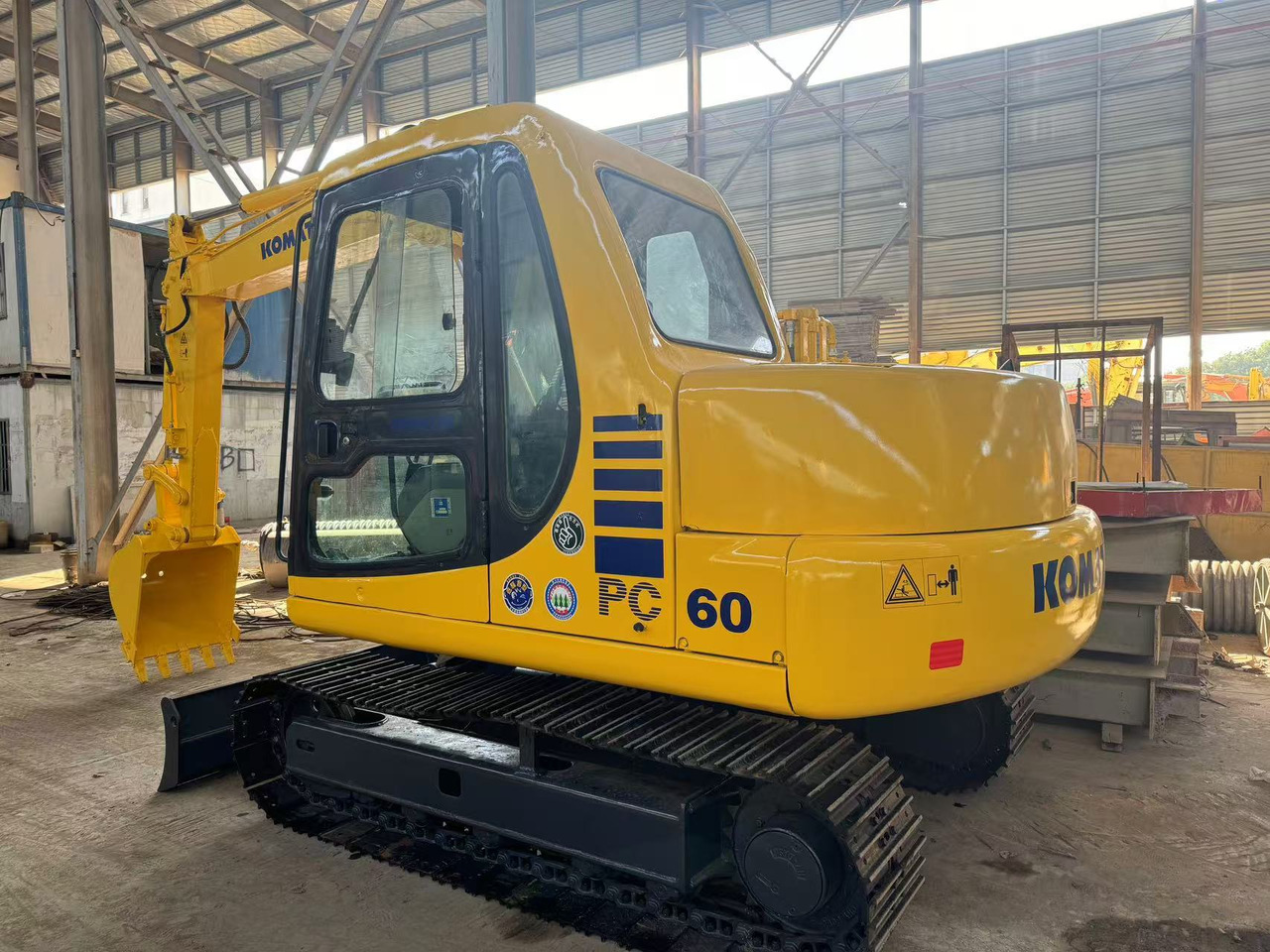 KOMATSU PC60-7 - Мини-экскаватор: фото 2 KOMATSU PC60-7 - Мини-экскаватор: фото 2