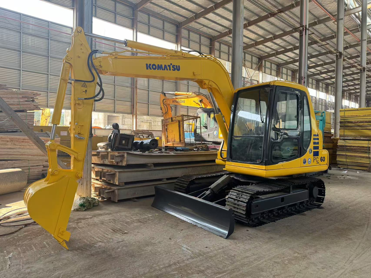 KOMATSU PC60-7 PC60 - Мини-экскаватор: фото 1 KOMATSU PC60-7 PC60 - Мини-экскаватор: фото 1