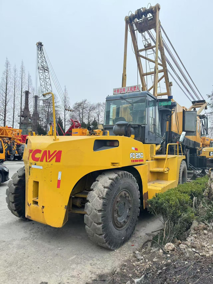 TCM FD250 - Дизельный погрузчик: фото 3 TCM FD250 - Дизельный погрузчик: фото 3