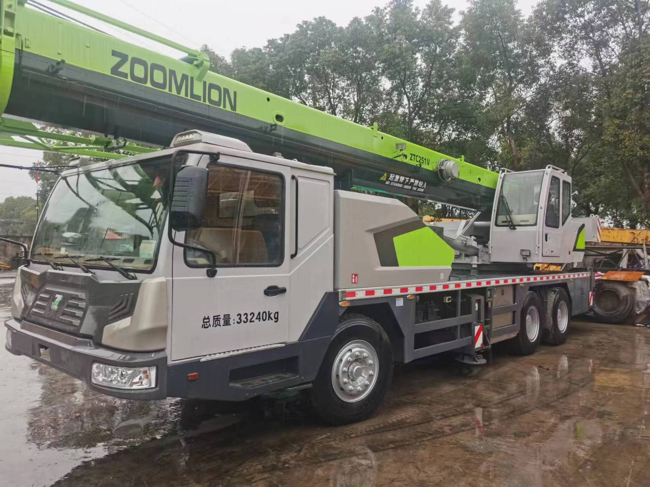 ZOOMLION ZTC251V - Мобильный кран: фото 4 ZOOMLION ZTC251V - Мобильный кран: фото 4