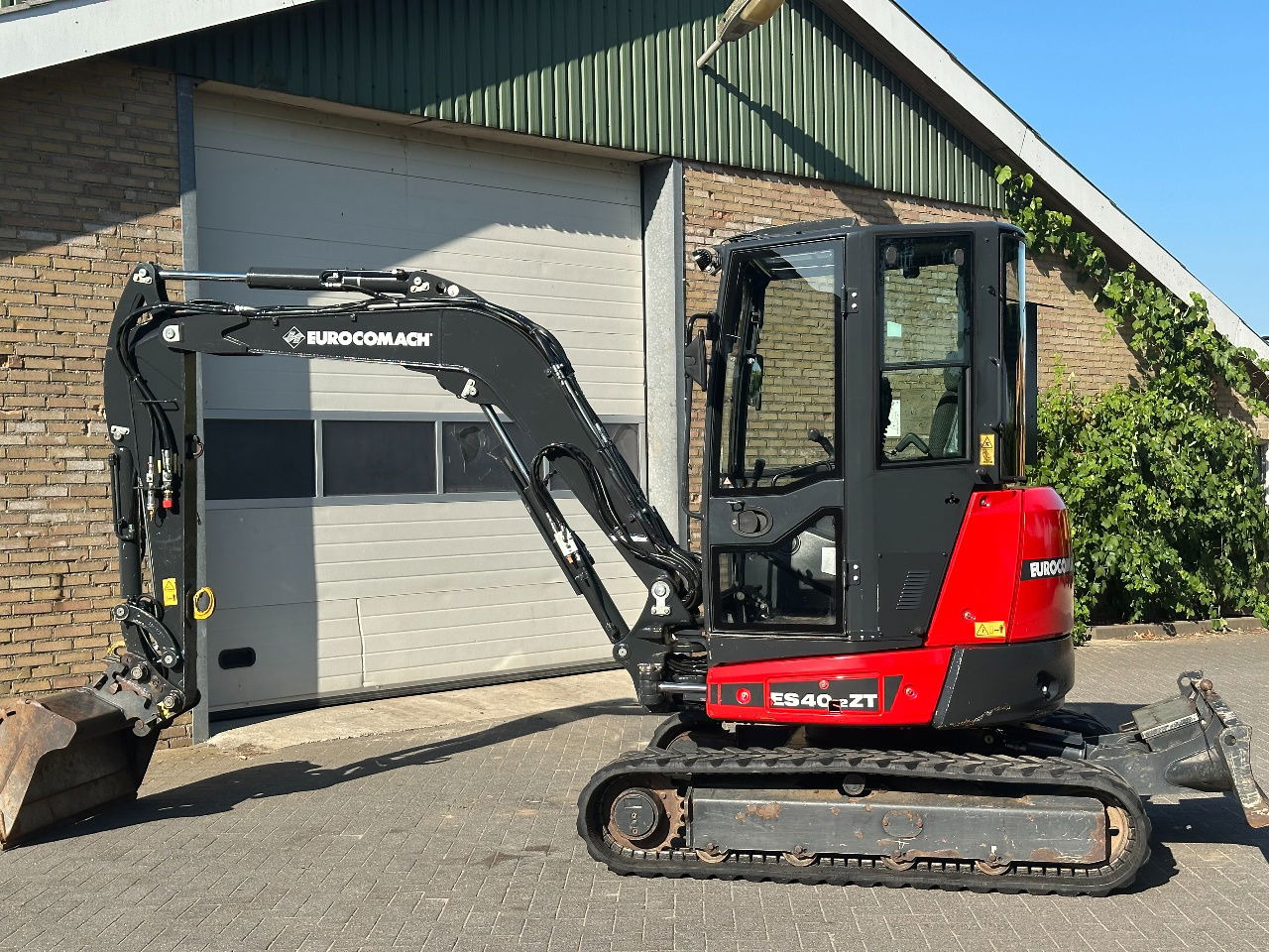 Eurocomach ES40.2ZT - Мини-экскаватор: фото 3 Eurocomach ES40.2ZT - Мини-экскаватор: фото 3