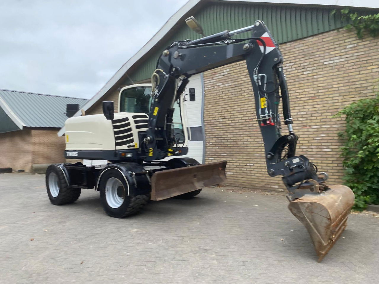 Terex TW85 - Колёсный экскаватор: фото 2 Terex TW85 - Колёсный экскаватор: фото 2