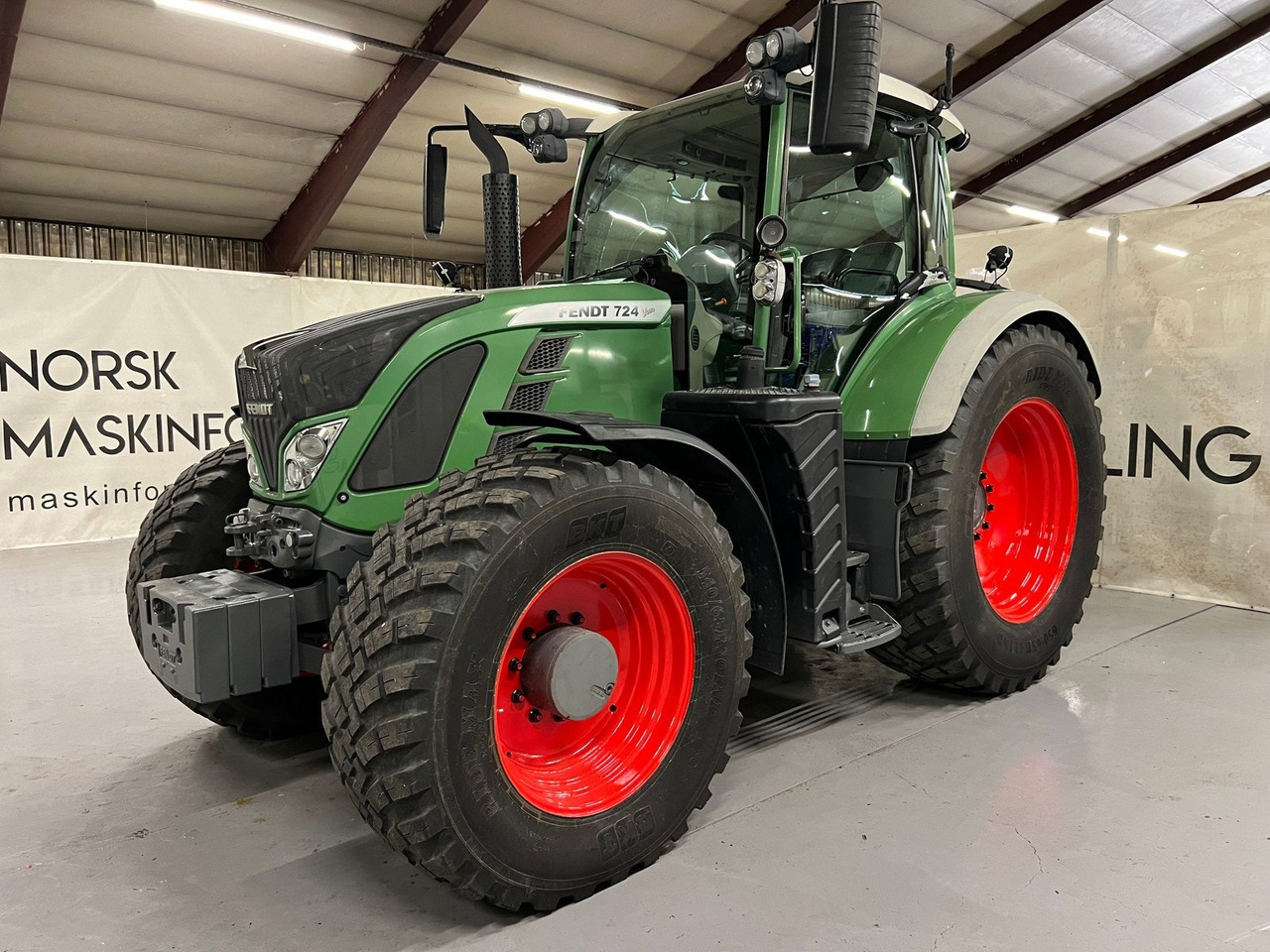 Fendt 724 Vario #TAR INNBYTTE# KAN LEVERES MED ANDRE DEKK# - Трактор: фото 2 Fendt 724 Vario #TAR INNBYTTE# KAN LEVERES MED ANDRE DEKK# - Трактор: фото 2