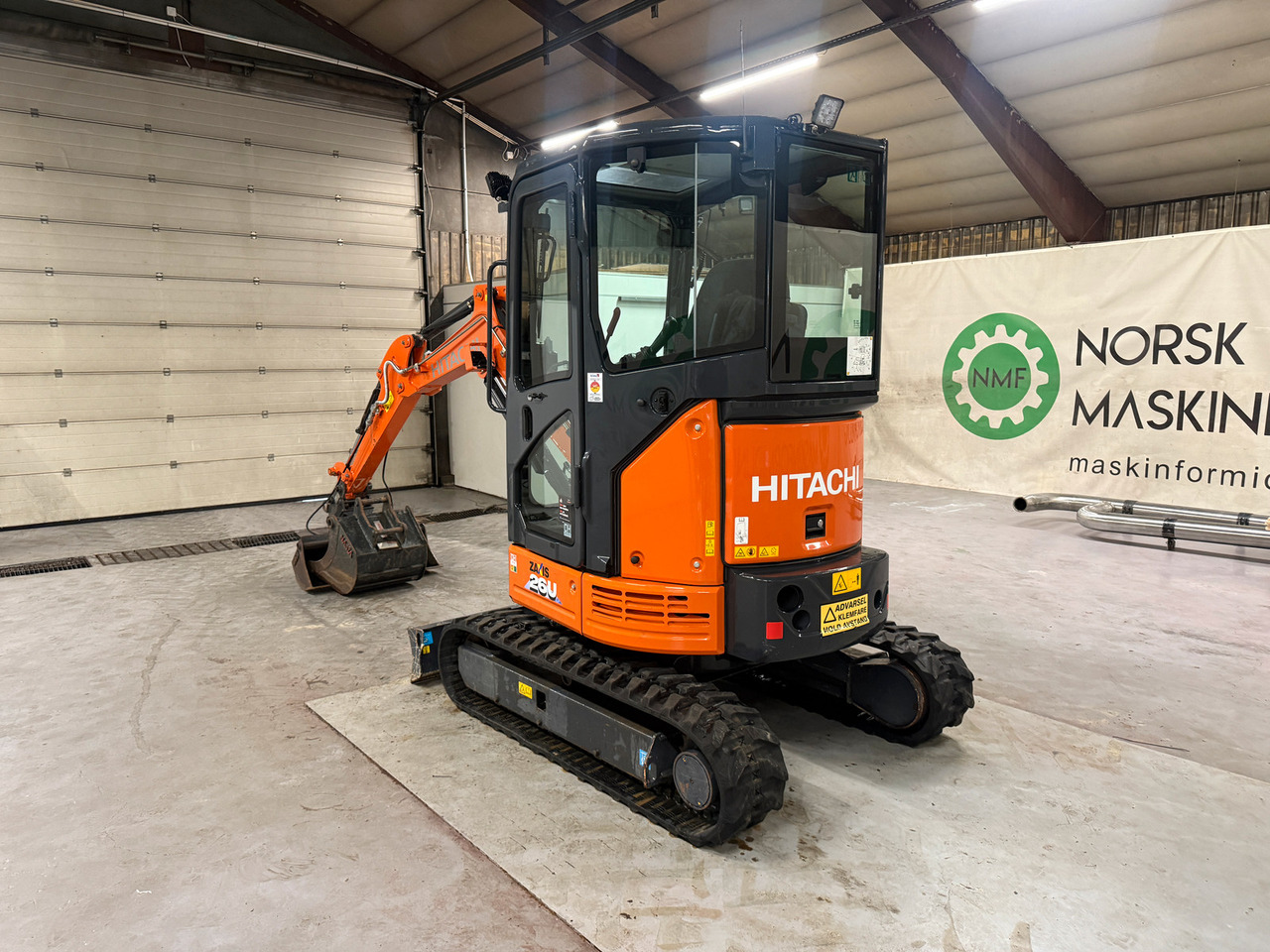 Hitachi ZX26U-6 - Мини-экскаватор: фото 3 Hitachi ZX26U-6 - Мини-экскаватор: фото 3
