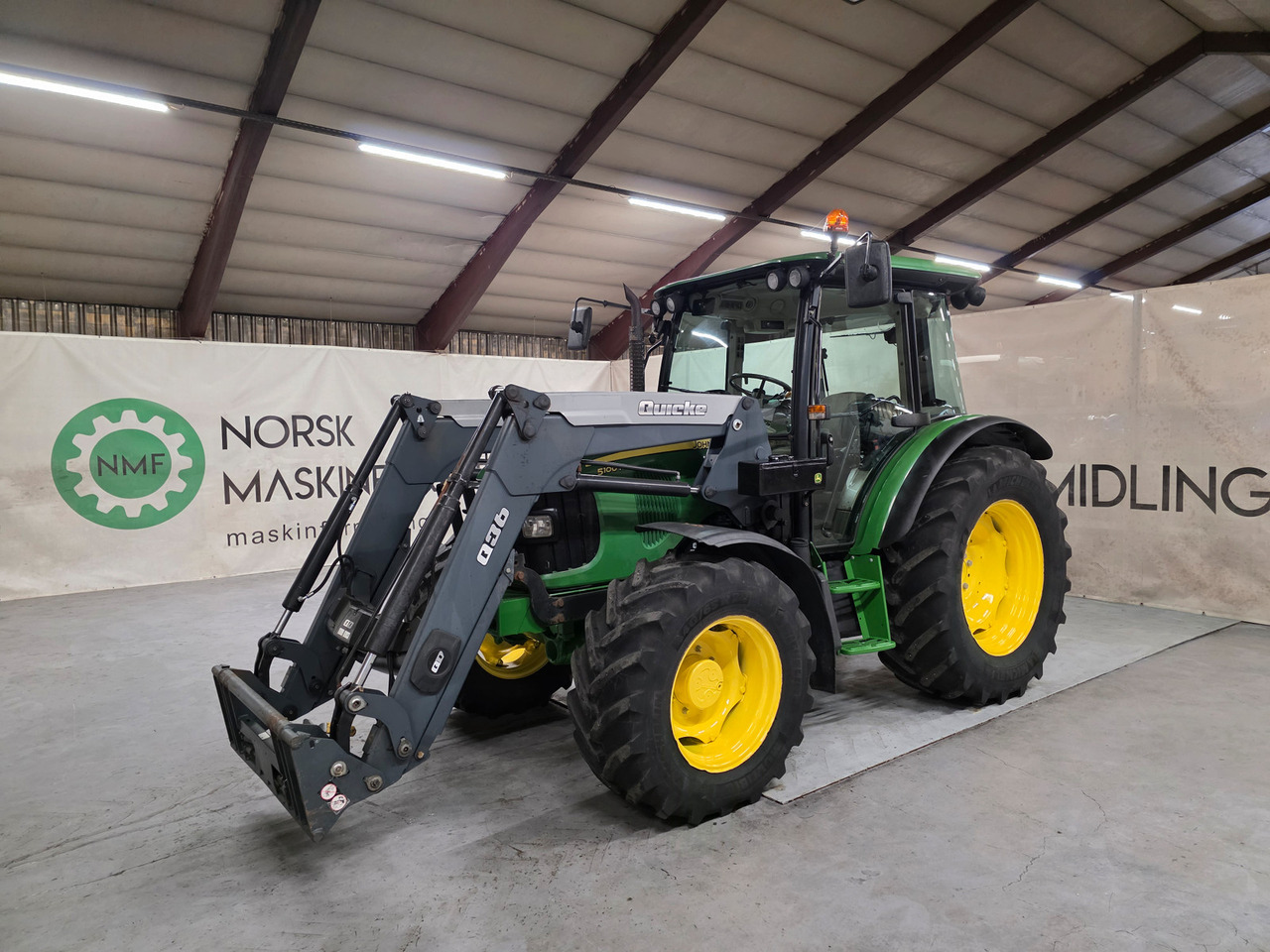 John Deere 5100R - Трактор: фото 1 John Deere 5100R - Трактор: фото 1