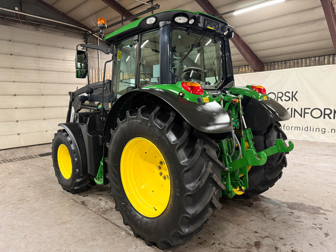 John Deere 6100M - Трактор: фото 3 John Deere 6100M - Трактор: фото 3