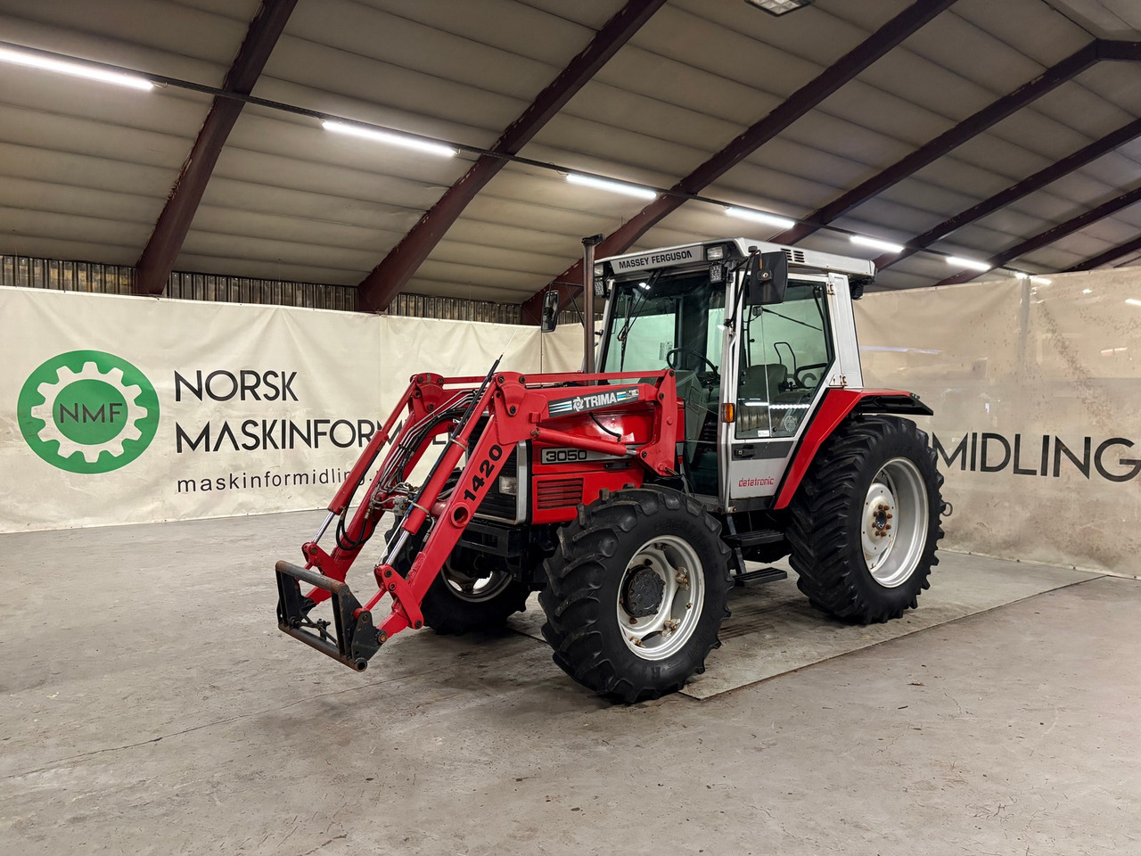 Massey Ferguson 3050 - Трактор: фото 1 Massey Ferguson 3050 - Трактор: фото 1
