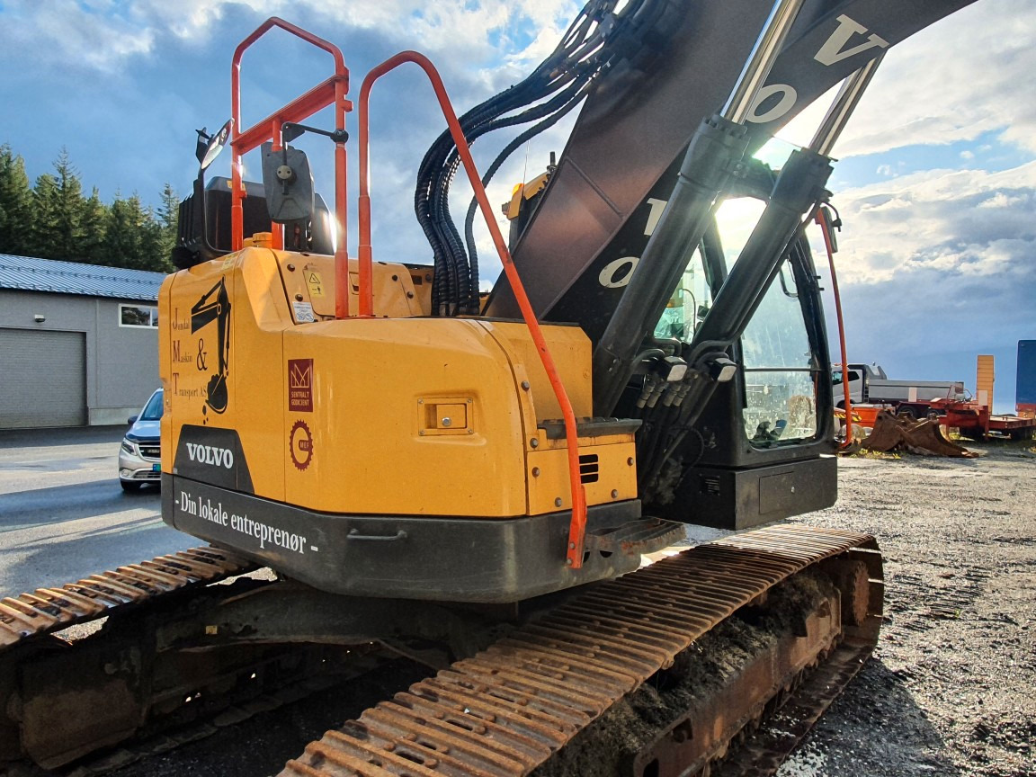 Volvo ECR235EL - Гусеничный экскаватор: фото 3 Volvo ECR235EL - Гусеничный экскаватор: фото 3