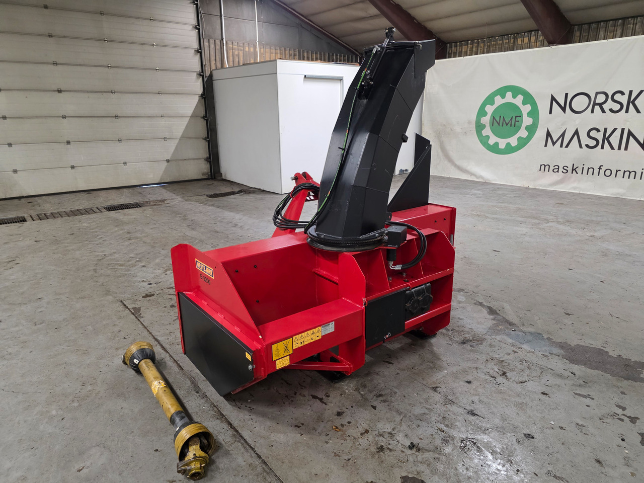 Westbjørn E-220 2 trinns med kantskjær, som ny. - Роторный снегоочиститель: фото 4 Westbjørn E-220 2 trinns med kantskjær, som ny. - Роторный снегоочиститель: фото 4