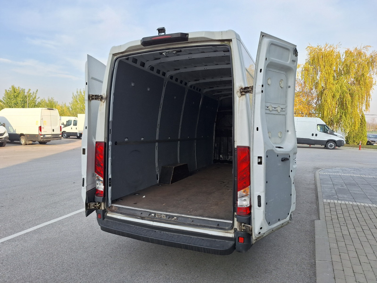 Цельнометаллический фургон IVECO Daily 35S14 16m3: фото 15