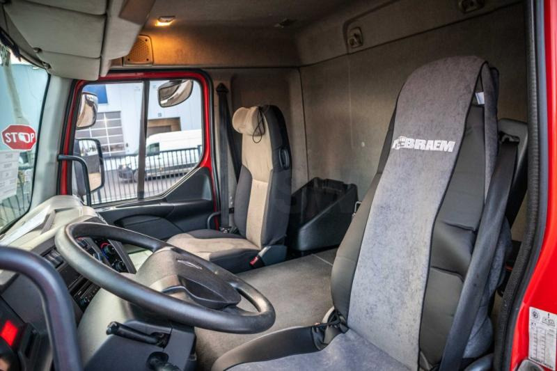 Фото интерьера 2: Грузовик с закрытым кузовом Renault MIDLUM 270 DXI