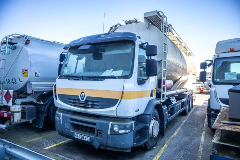 Renault PREMIUM 320 DXI+CITERNE ALIMENTAIRE ( engine problem) - Грузовик-цистерна: фото 1 Renault PREMIUM 320 DXI+CITERNE ALIMENTAIRE ( engine problem) - Грузовик-цистерна: фото 1