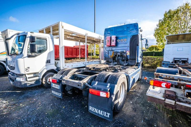 Renault PREMIUM 450 DXI+VOITH+ problème moteur - Тягач: фото 4 Renault PREMIUM 450 DXI+VOITH+ problème moteur - Тягач: фото 4