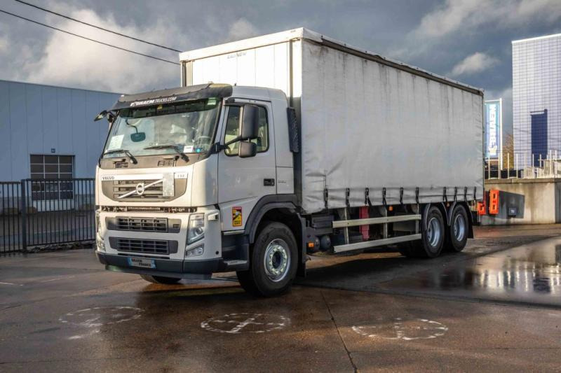 Volvo FM 330-6x2-E5+10 pneus/tires+INTARDER - Тентованный грузовик: фото 1 Volvo FM 330-6x2-E5+10 pneus/tires+INTARDER - Тентованный грузовик: фото 1