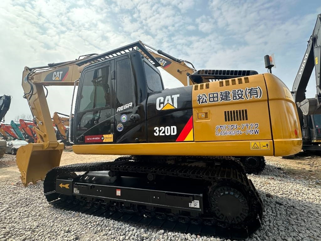 CAT 320D2 - Гусеничный экскаватор: фото 3 CAT 320D2 - Гусеничный экскаватор: фото 3