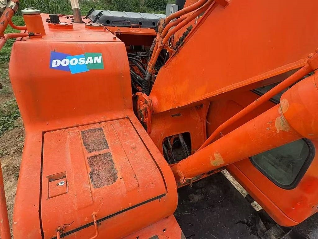 Doosan DH 150 W-7 - Колёсный экскаватор: фото 4 Doosan DH 150 W-7 - Колёсный экскаватор: фото 4