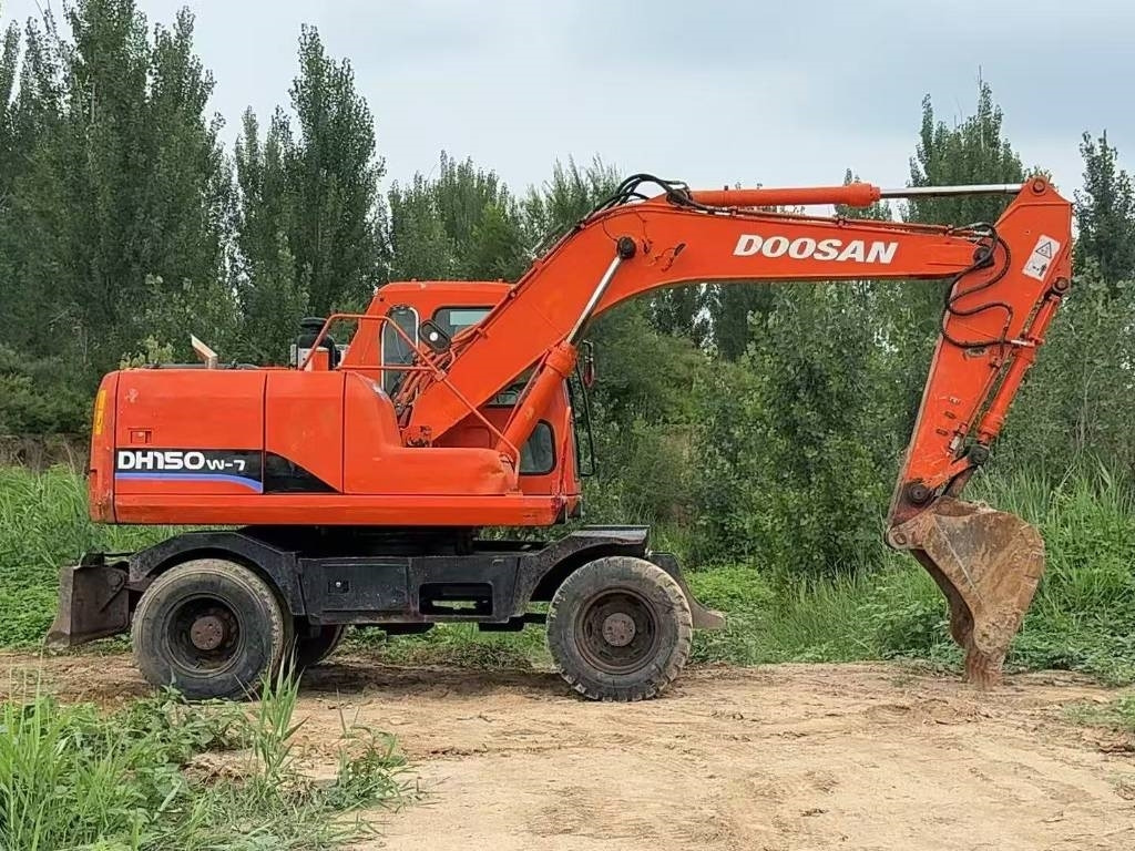 Doosan DH 150 W-7 - Колёсный экскаватор: фото 2 Doosan DH 150 W-7 - Колёсный экскаватор: фото 2