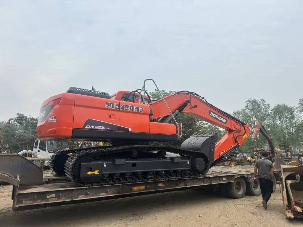 Doosan DX 225 LCA - Гусеничный экскаватор: фото 5 Doosan DX 225 LCA - Гусеничный экскаватор: фото 5