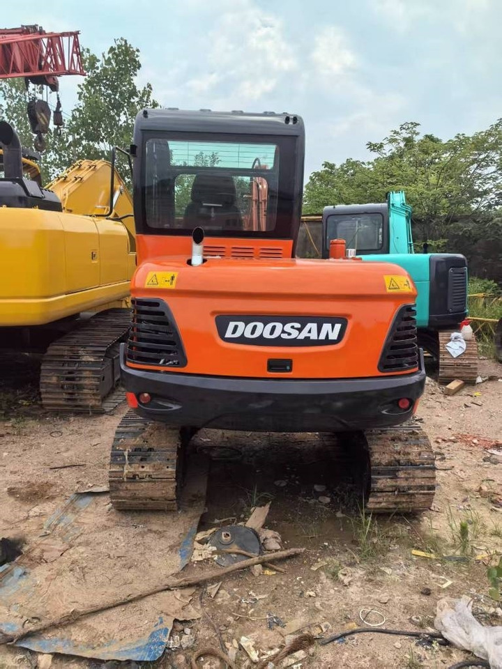 Doosan DX 60 - Гусеничный экскаватор: фото 2 Doosan DX 60 - Гусеничный экскаватор: фото 2