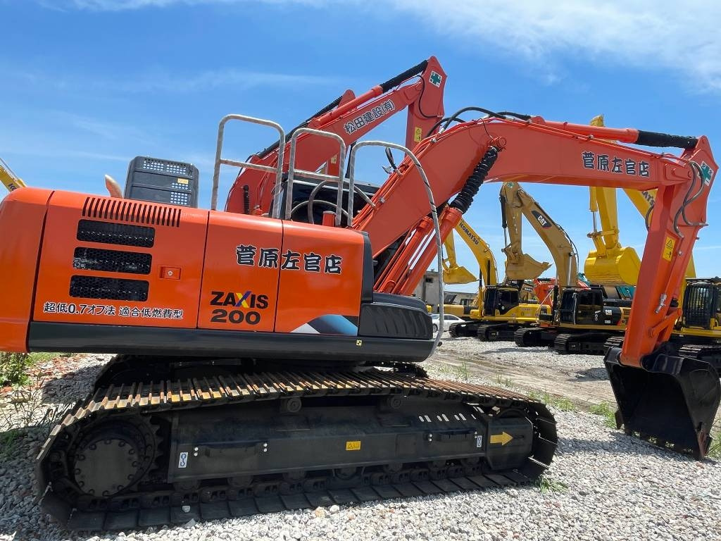 Hitachi ZX 200 - Гусеничный экскаватор: фото 1 Hitachi ZX 200 - Гусеничный экскаватор: фото 1