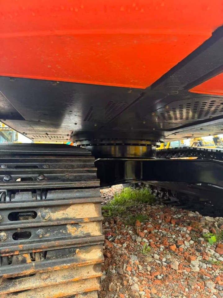 Hitachi ZX 200 - Гусеничный экскаватор: фото 2 Hitachi ZX 200 - Гусеничный экскаватор: фото 2