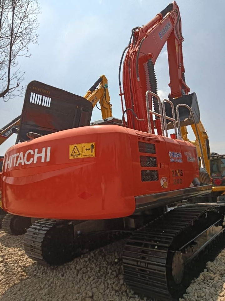Hitachi ZX 240 - Гусеничный экскаватор: фото 3 Hitachi ZX 240 - Гусеничный экскаватор: фото 3
