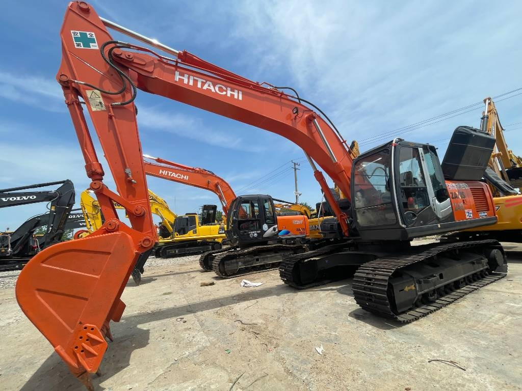 Hitachi ZX 240 - Гусеничный экскаватор: фото 1 Hitachi ZX 240 - Гусеничный экскаватор: фото 1