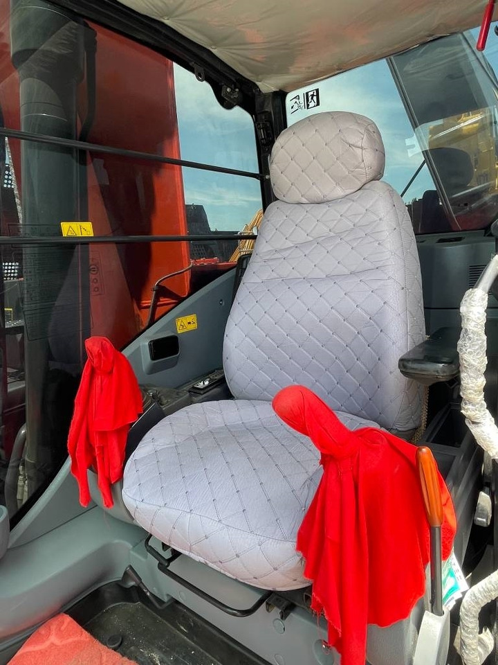 Hitachi ZX 240 - Гусеничный экскаватор: фото 4 Hitachi ZX 240 - Гусеничный экскаватор: фото 4