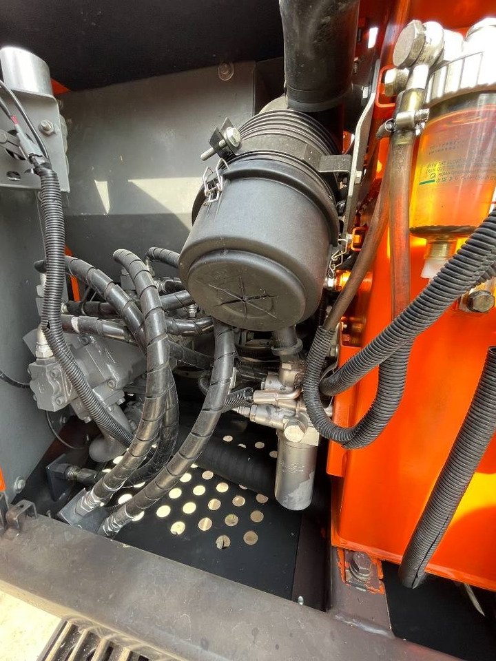 Hitachi ZX 70 - Мини-экскаватор: фото 2 Hitachi ZX 70 - Мини-экскаватор: фото 2