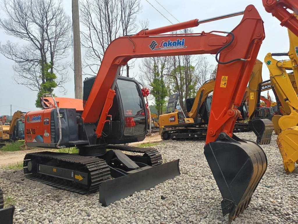 Hitachi ZX 70 - Мини-экскаватор: фото 1 Hitachi ZX 70 - Мини-экскаватор: фото 1