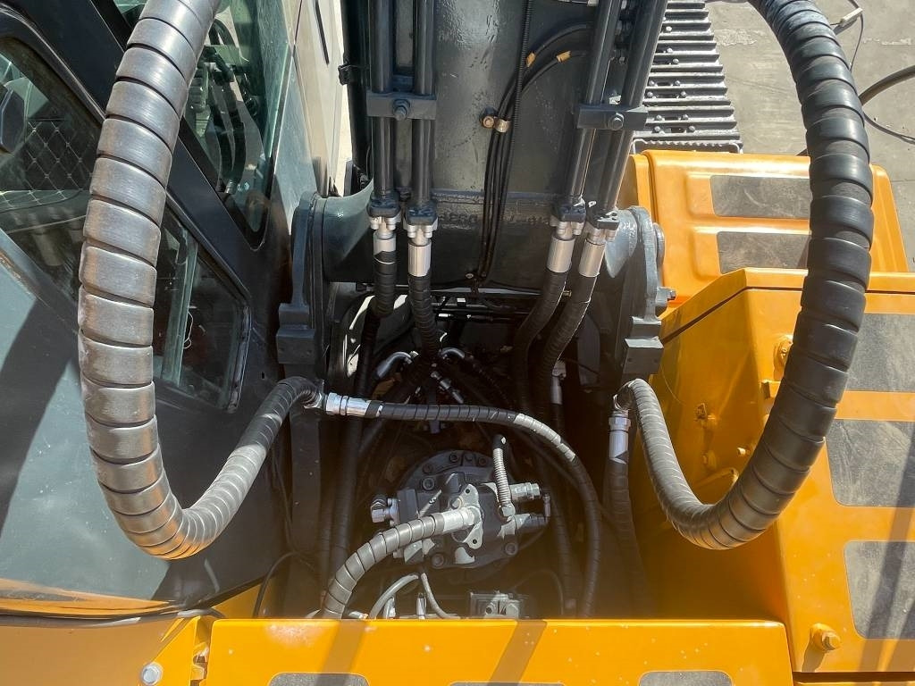 Hyundai HX 220 - Гусеничный экскаватор: фото 3 Hyundai HX 220 - Гусеничный экскаватор: фото 3