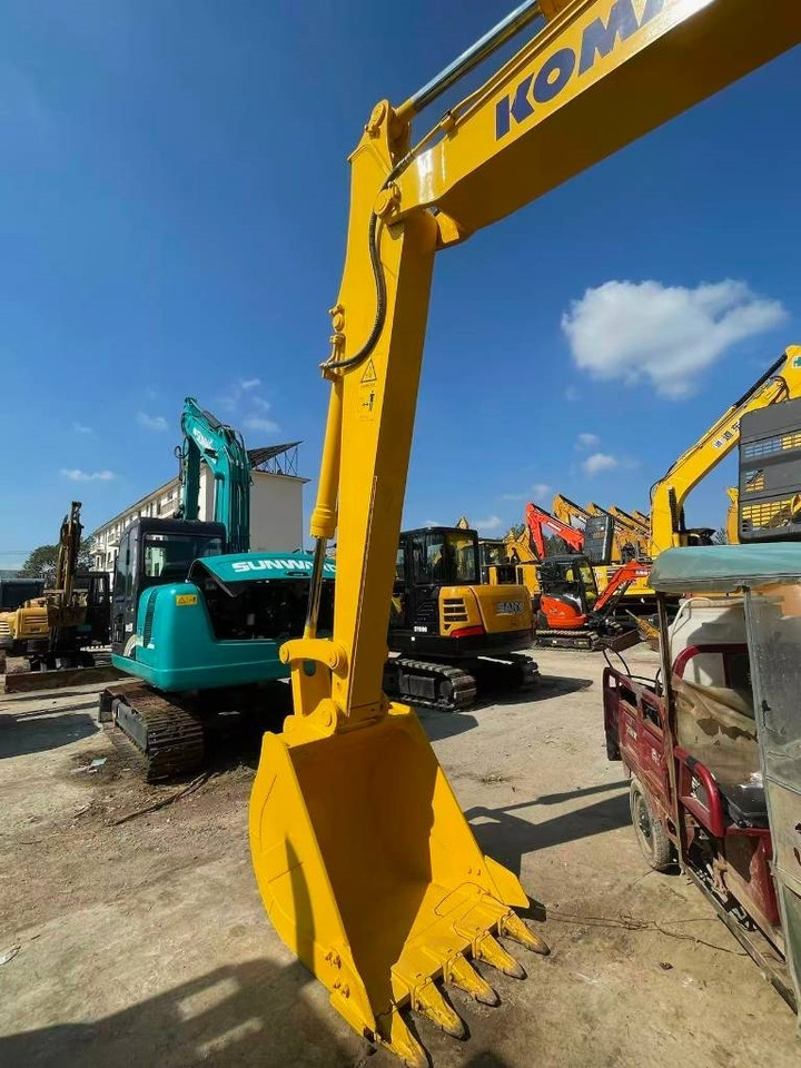 Komatsu PC 130  - Гусеничный экскаватор: фото 3 Komatsu PC 130  - Гусеничный экскаватор: фото 3