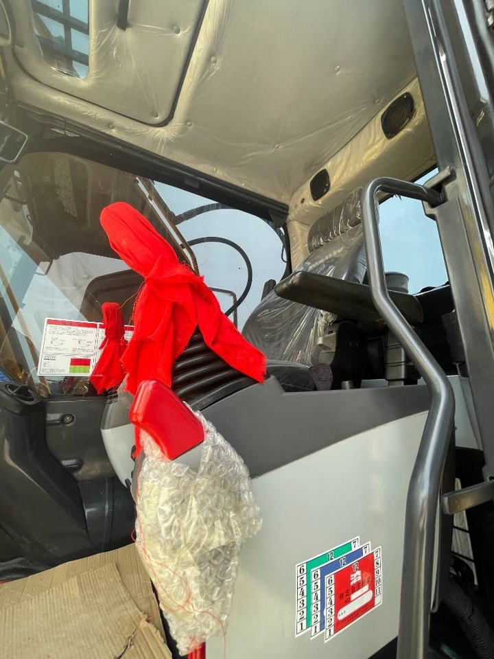 Komatsu PC 240 LC - Гусеничный экскаватор: фото 4 Komatsu PC 240 LC - Гусеничный экскаватор: фото 4