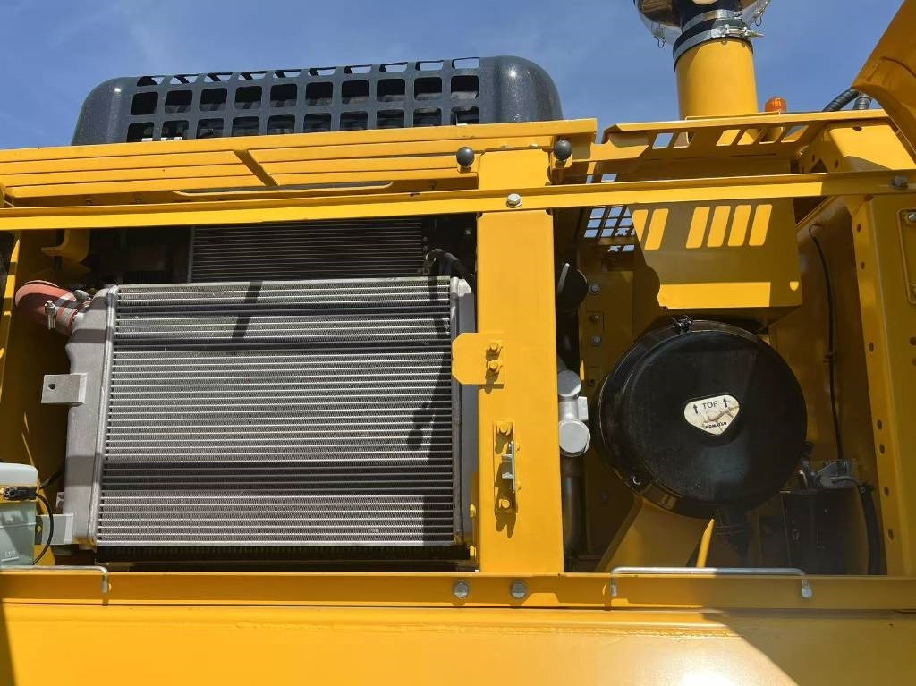Komatsu PC 300  - Гусеничный экскаватор: фото 2 Komatsu PC 300  - Гусеничный экскаватор: фото 2