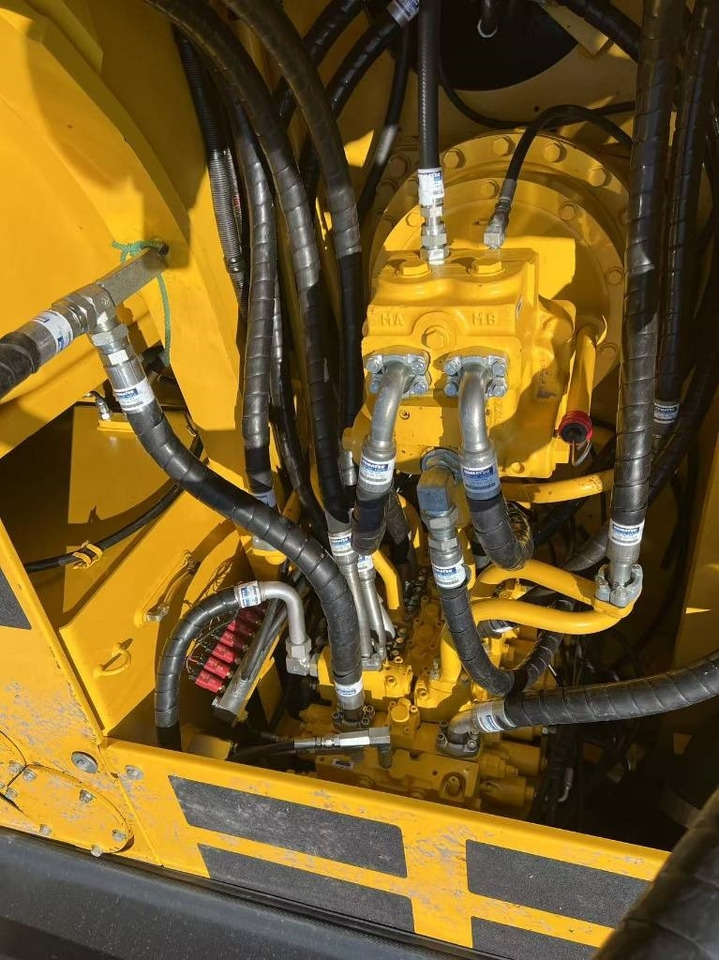 Komatsu PC 300  - Гусеничный экскаватор: фото 5 Komatsu PC 300  - Гусеничный экскаватор: фото 5