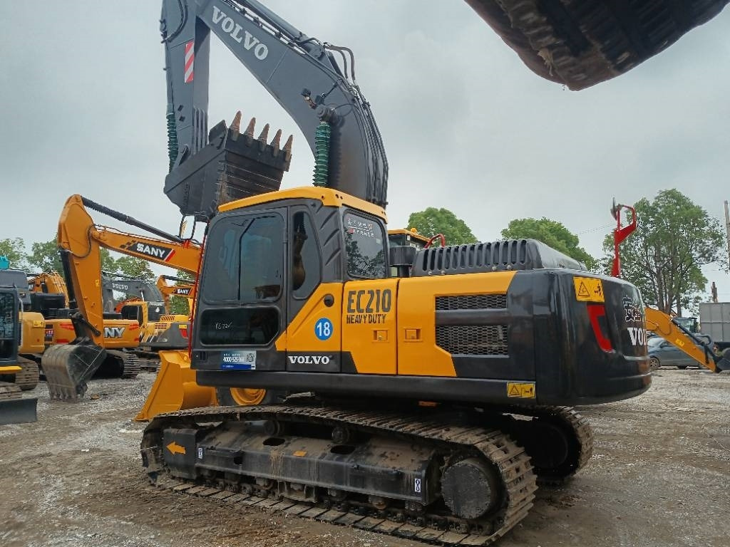 Volvo EC 210  - Гусеничный экскаватор: фото 2 Volvo EC 210  - Гусеничный экскаватор: фото 2