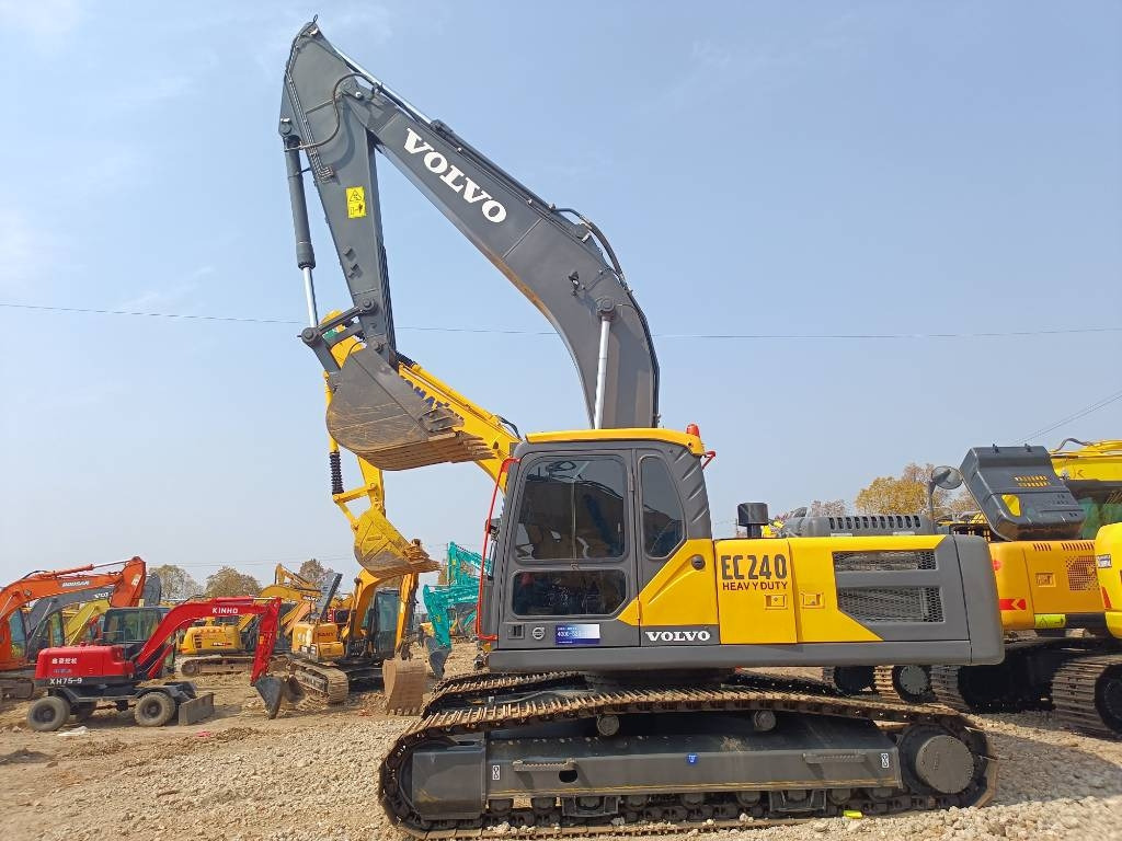 Volvo EC 240  - Гусеничный экскаватор: фото 1 Volvo EC 240  - Гусеничный экскаватор: фото 1