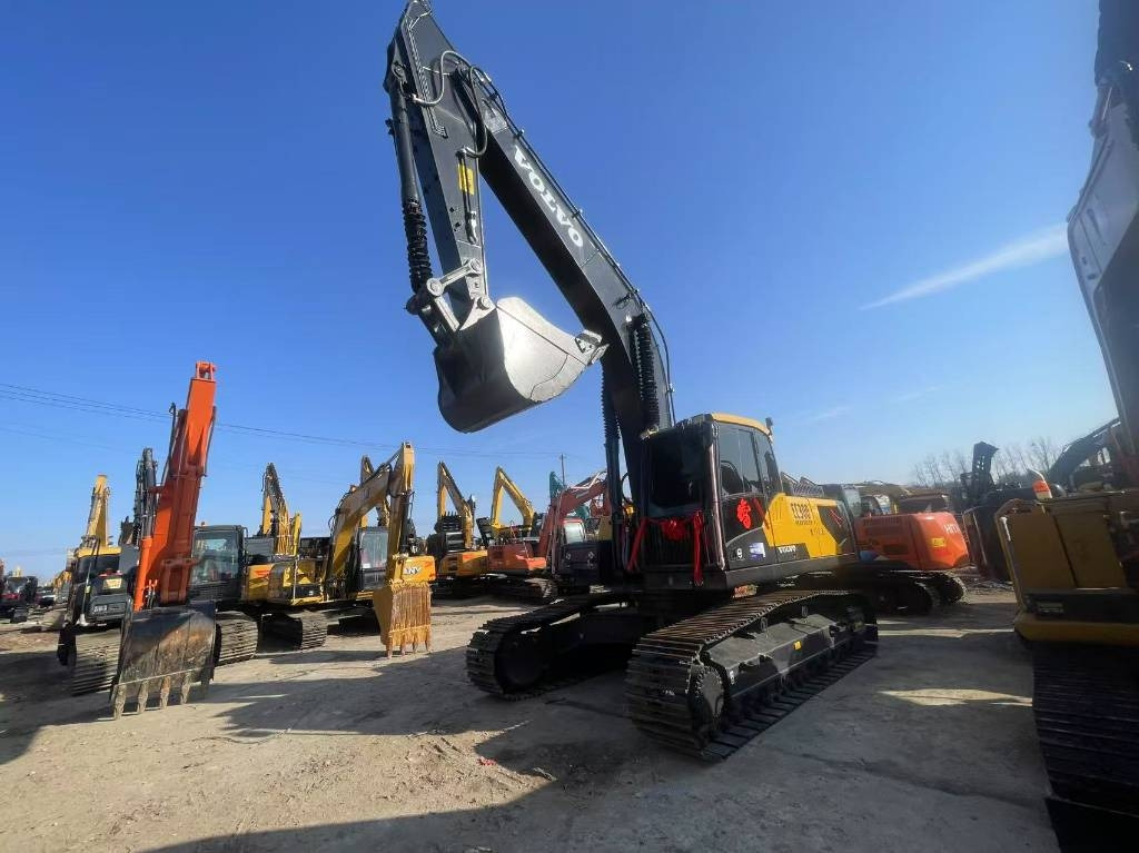 Volvo EC300  - Гусеничный экскаватор: фото 1 Volvo EC300  - Гусеничный экскаватор: фото 1