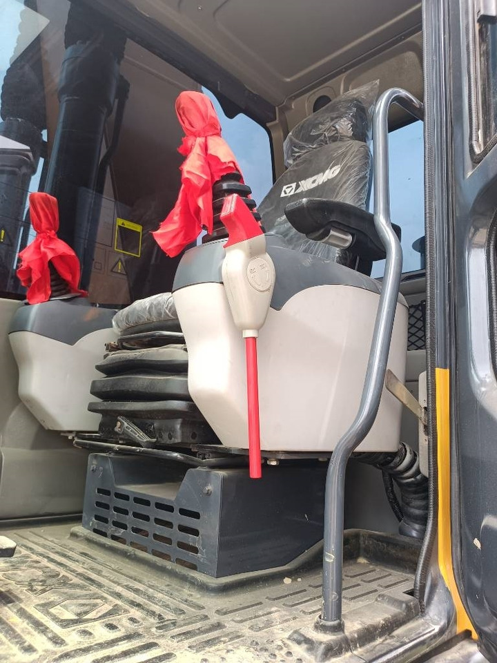 XCMG XE 215 DA - Гусеничный экскаватор: фото 4 XCMG XE 215 DA - Гусеничный экскаватор: фото 4