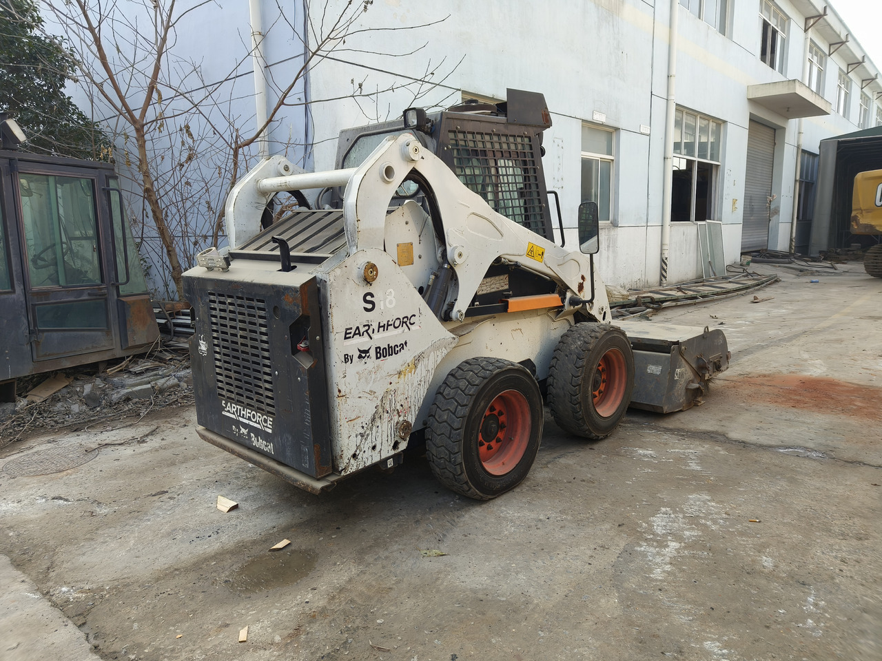 BOBCAT s18 skid steer loader - Мини-погрузчик с бортовым поворотом: фото 3 BOBCAT s18 skid steer loader - Мини-погрузчик с бортовым поворотом: фото 3