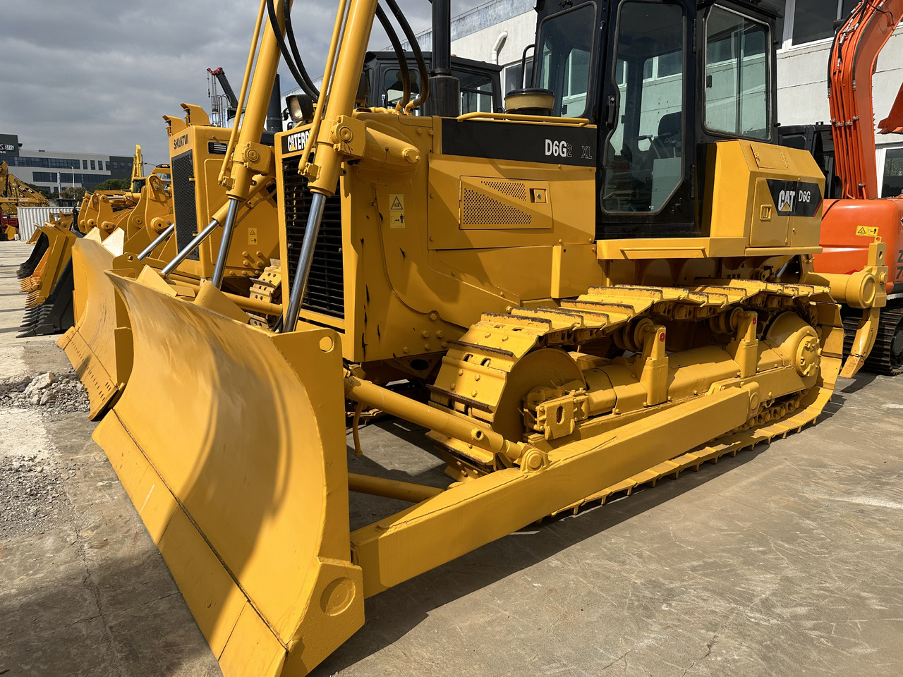 CATERPILLAR D6G CAT dozer - Бульдозер: фото 1 CATERPILLAR D6G CAT dozer - Бульдозер: фото 1