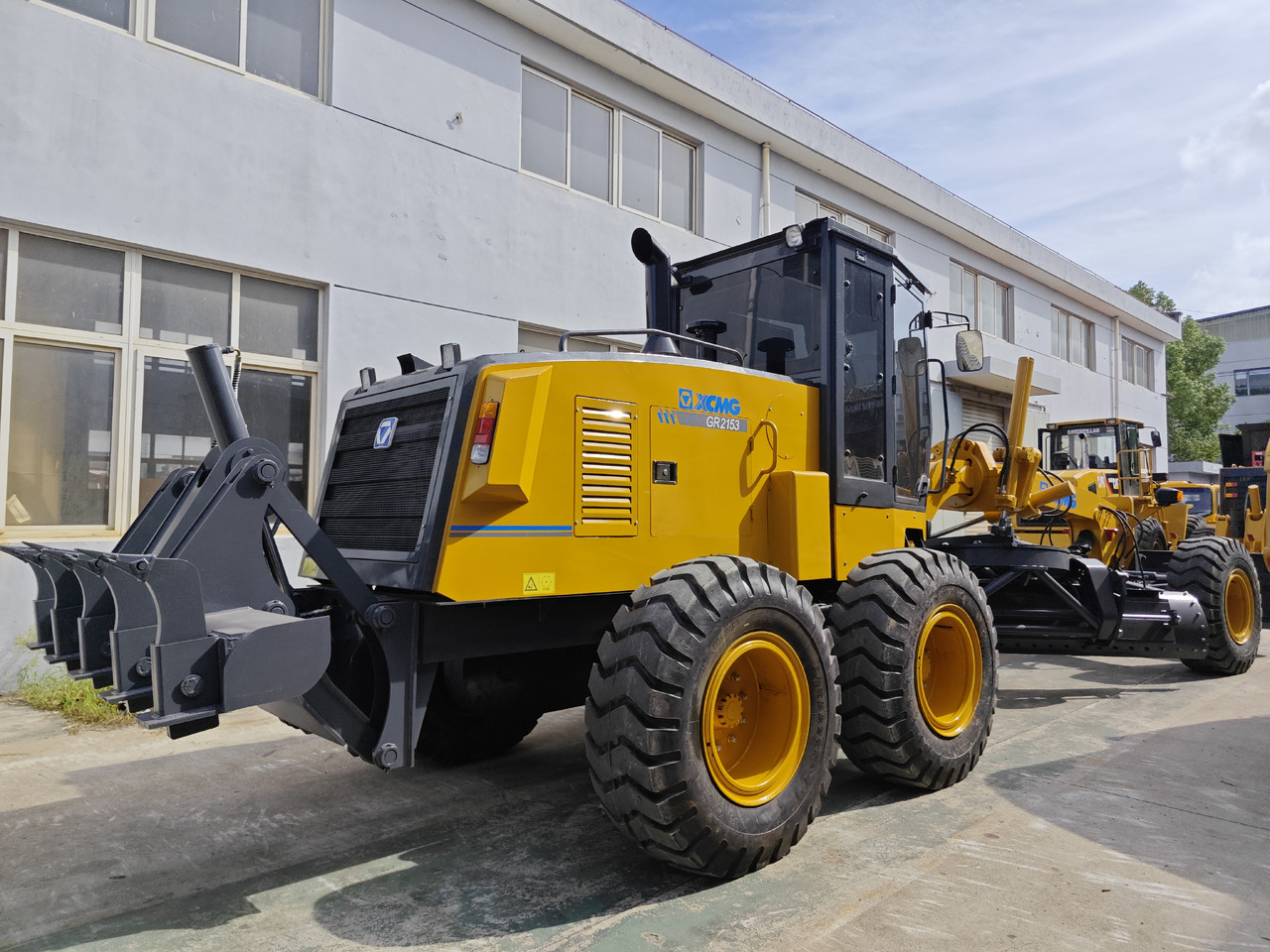 XCMG GR215 used motor grader - Грейдер: фото 5 XCMG GR215 used motor grader - Грейдер: фото 5