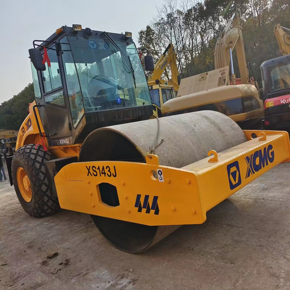 Xcmg xs143J - Компактор: фото 2 Xcmg xs143J - Компактор: фото 2