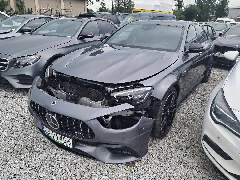 MERCEDES BENZ AMG E63S SEDAN - Седан: фото 3 MERCEDES BENZ AMG E63S SEDAN - Седан: фото 3