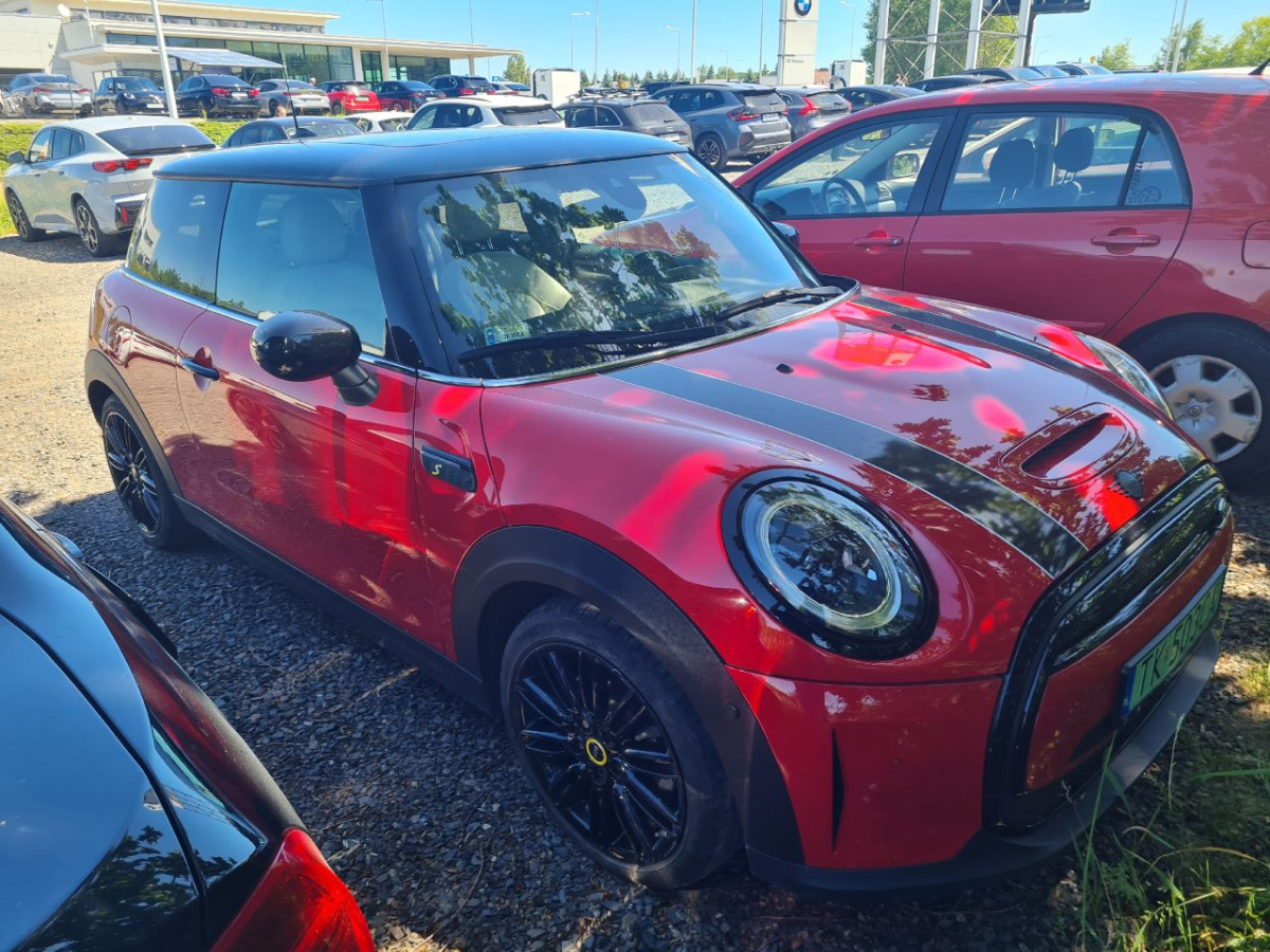 MINI Cooper SE Classic Trim HATCHBACK - Хэтчбек: фото 1 MINI Cooper SE Classic Trim HATCHBACK - Хэтчбек: фото 1