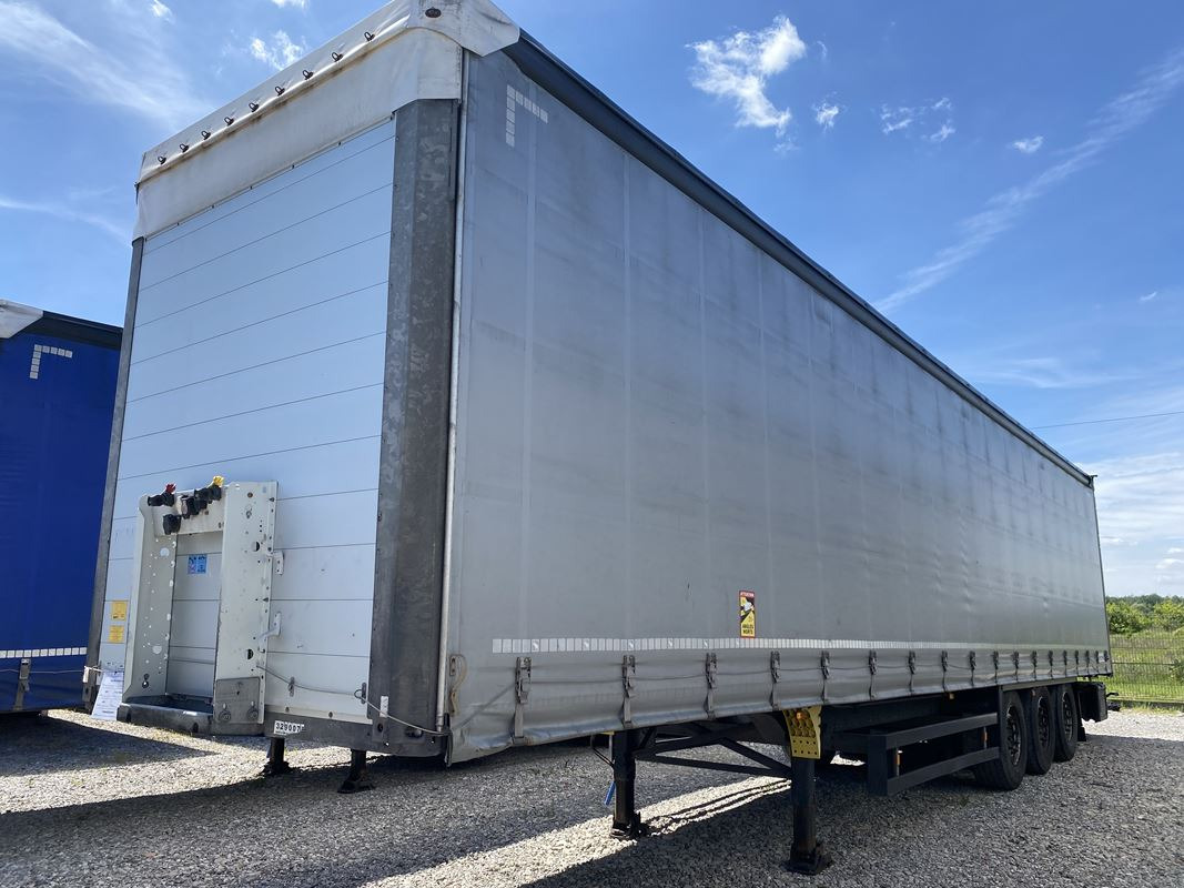 SCHMITZ CARGOBULL SCB S3T FIRANA - Тентованный прицеп: фото 2 SCHMITZ CARGOBULL SCB S3T FIRANA - Тентованный прицеп: фото 2
